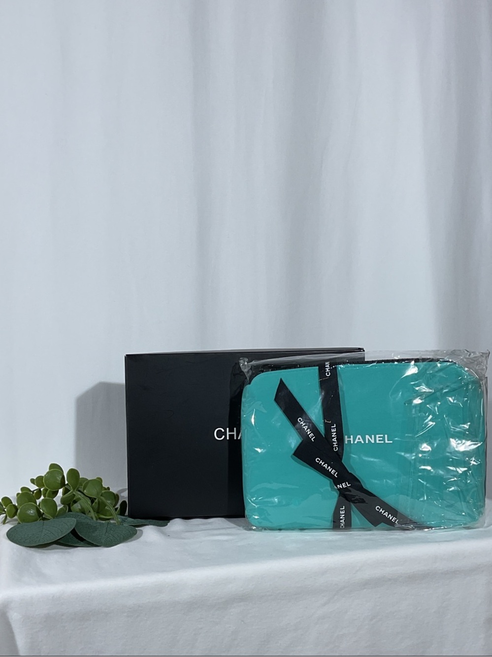 CHANEL Limited Edition Turquoise Cosmetic Makeup Pouch – New in Box (NIB)
